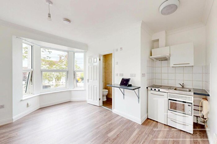 Studio To Rent In Ifield Road, West Green, RH11