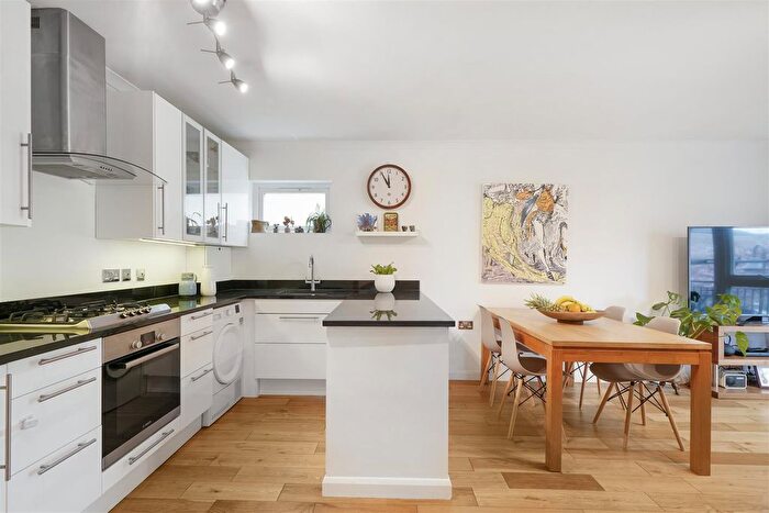 2 Bedroom Flat For Sale In Jubilee Close, Willesden Junction, London, NW10