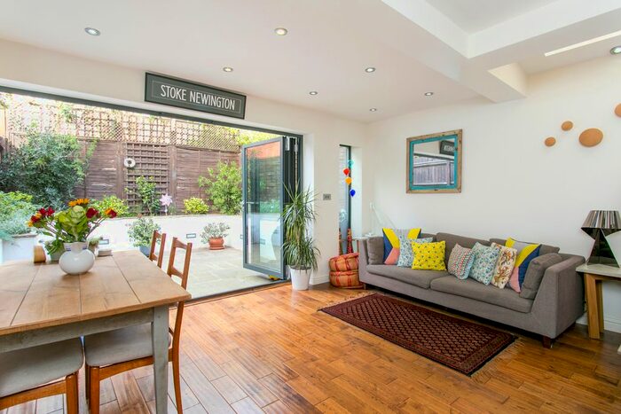 2 Bedroom Flat To Rent In Lavers Road, London, N16