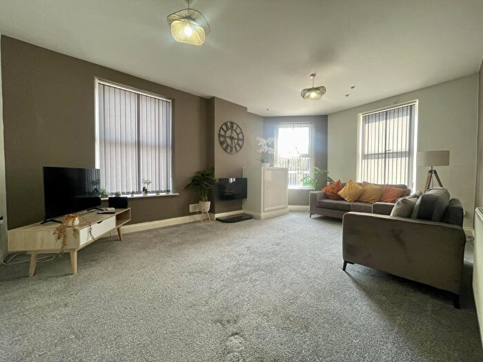 3 Bedroom Apartment To Rent In Southgate, Elland, HX5