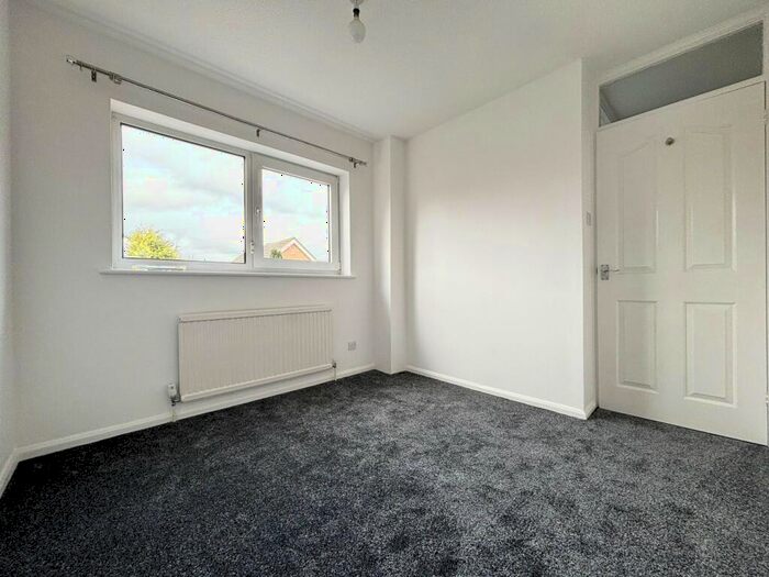 3 Bedroom Property To Rent In Kingfisher Close, Biggleswade, SG18