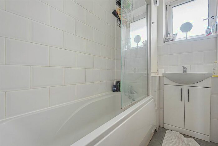 4 Bedroom Flat To Rent In Marmont Road, London, SE15
