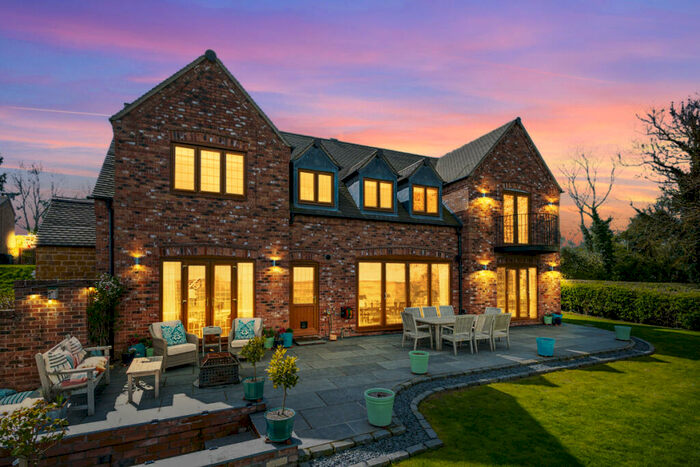 4 Bedroom Detached House For Sale In Flecknoe, Rugby, Warwickshire, CV23