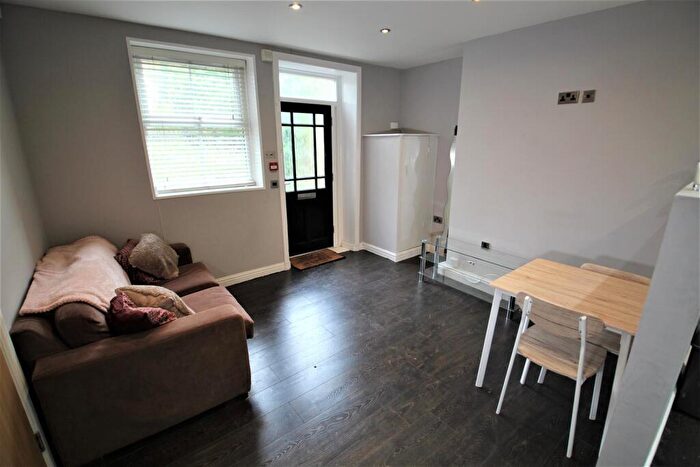 1 Bedroom Apartment To Rent In Richmond Road, Hyde Park, Leeds, LS6