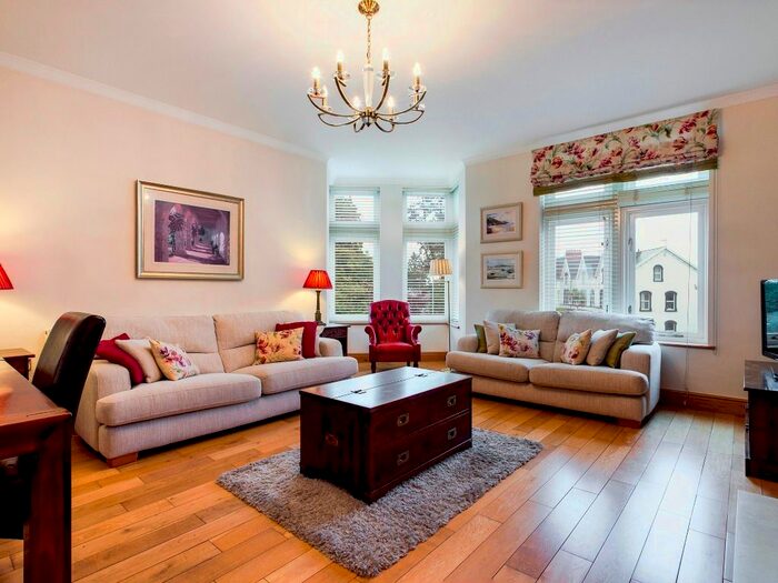 2 Bedroom Flat To Rent In Uplands Crescent, Uplands, Swansea, SA2