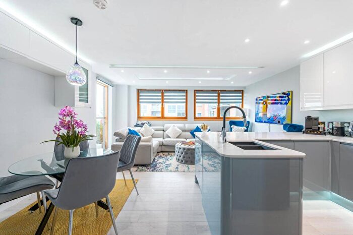 2 Bedroom Flat To Rent In Donnington Road, Willesden, London, NW10