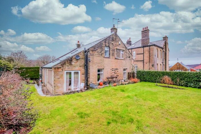 3 Bedroom Detached House To Rent In Huddersfield Road, Meltham, HD9