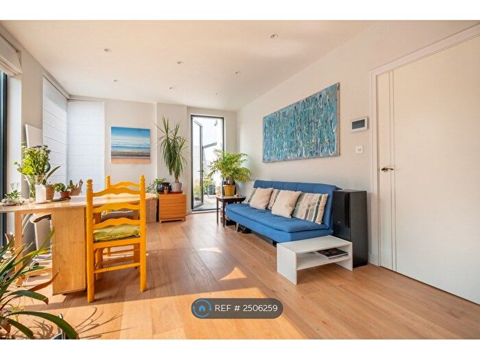 1 Bedroom Flat To Rent In Brookhill Road, London, SE18