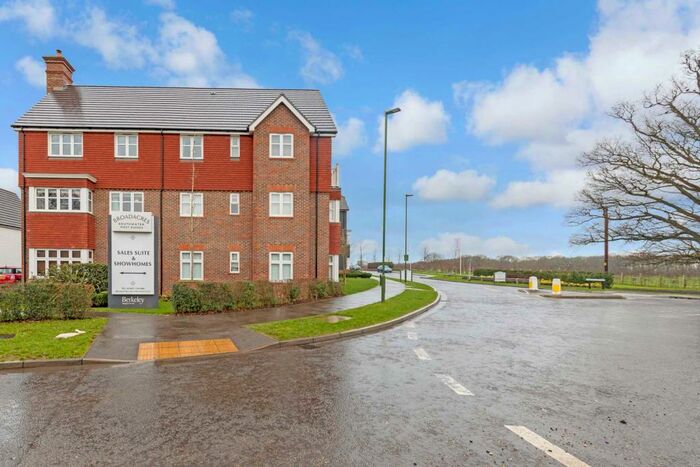 1 Bedroom Flat To Rent In Rapley Rise, Southwater, RH13