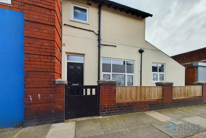 4 Bedroom Semi-Detached House To Rent In Pitville Avenue, Mossley Hill, L18