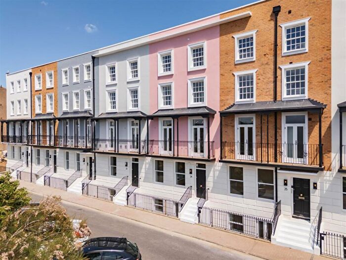 3 Bedroom Apartment To Rent In Albion Place, Ramsgate, CT11