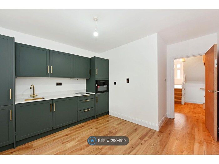 1 Bedroom Flat To Rent In Brockley Road, London, SE4