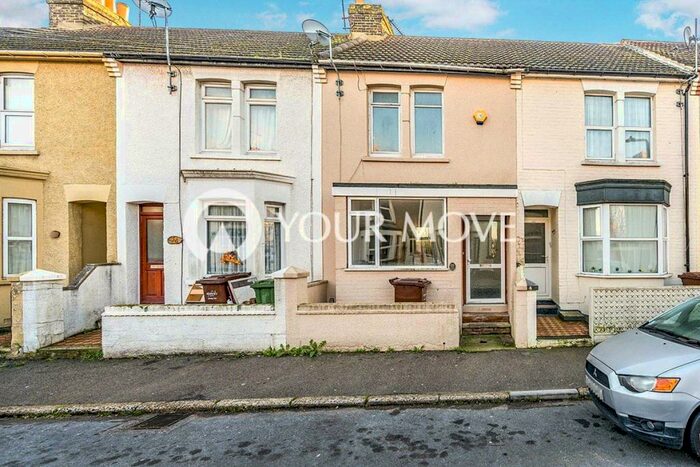 4 Bedroom Terraced House To Rent In Selbourne Road, Gillingham, Kent, ME7