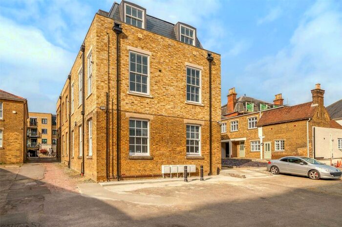 2 Bedroom Flat To Rent In King Street, Maidstone, Kent, ME14