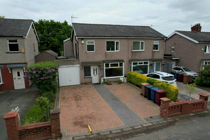 3 Bedroom Semi-Detached House For Sale In Barrowford Road, Padiham, Higham, Burnley, BB12
