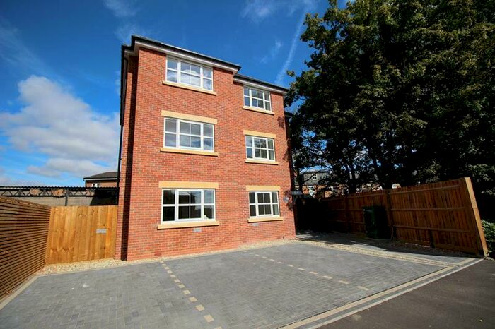 1 Bedroom Apartment To Rent In Roff Ave, Bedford, MK41