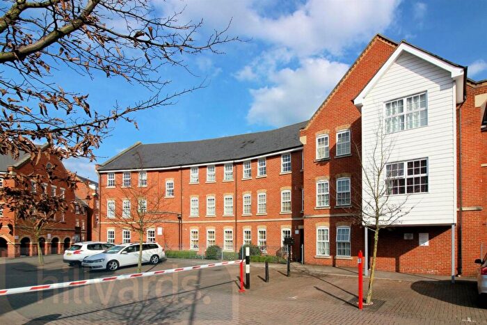 2 Bedroom Flat To Rent In Florey Gardens, Aylesbury, HP20