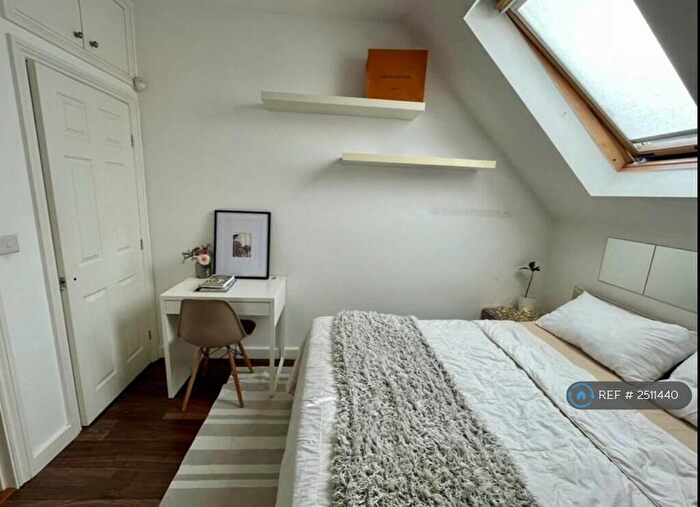 2 Bedroom Flat To Rent In Abbotsford Avenue, London, N15