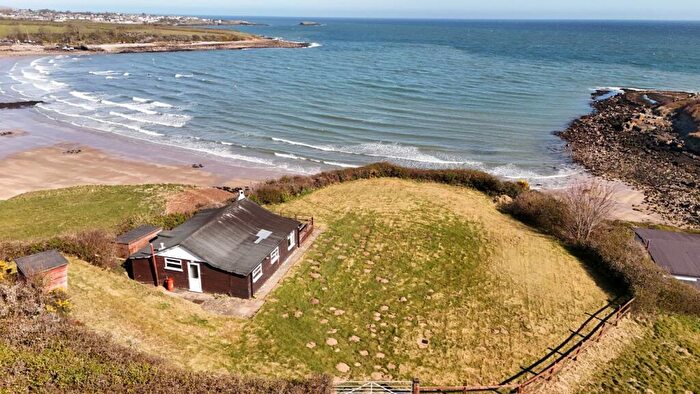 3 Bedroom Chalet For Sale In Cliff Top Dinas Farm, Tyn Y Gongl, Benllech, LL74
