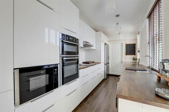 3 Bedroom End Of Terrace House For Sale In Highbury Road, Bulwell, Nottinghamshire, NG6
