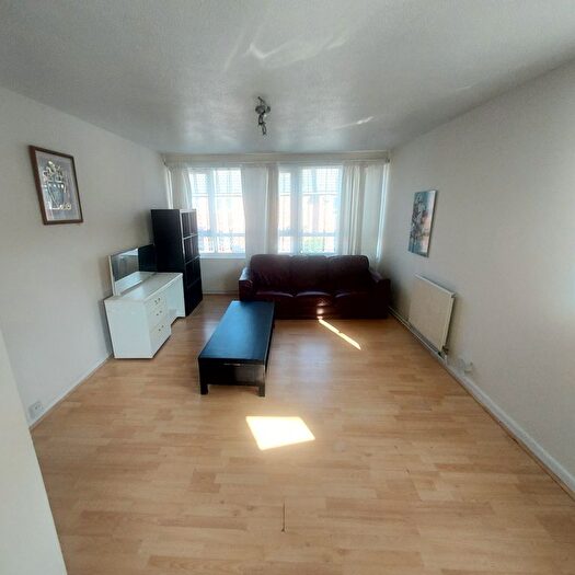 1 Bedroom Flat To Rent In Berkshire Way, Mitcham, Norbury, CR4