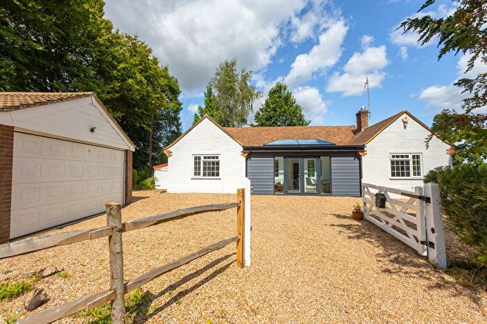 3 Bedroom Detached Bungalow For Sale In Kitchenour Lane, Beckley, TN31