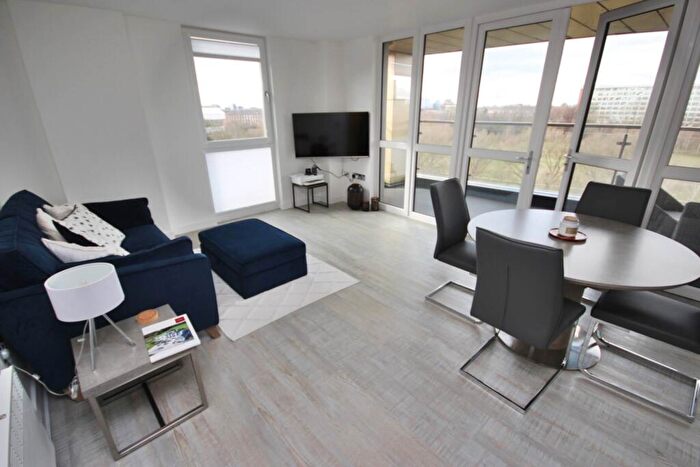 2 Bedroom Apartment For Sale In Adelphi Wharf, Adelphi Street, Manchester, M3