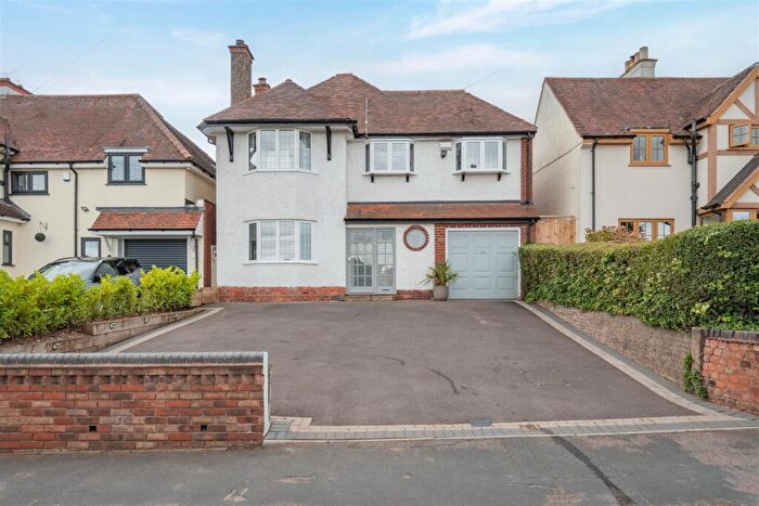 5 Bedroom Detached House For Sale In Little Aston Lane, Sutton Coldfield, B74