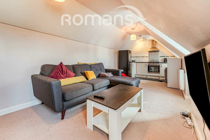 2 Bedroom Apartment To Rent In North Street, Bedminster, BS3