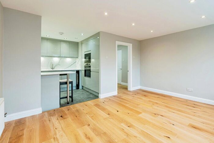 1 Bedroom Flat To Rent In Hilldrop Crescent, N7