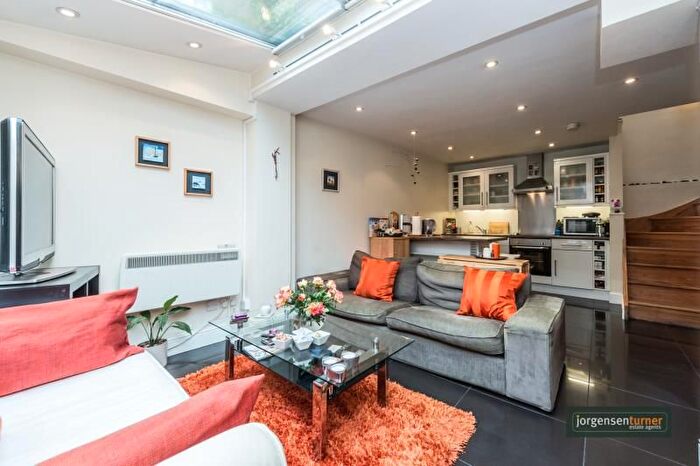 1 Bedroom Property To Rent In Becklow Road, London, W12