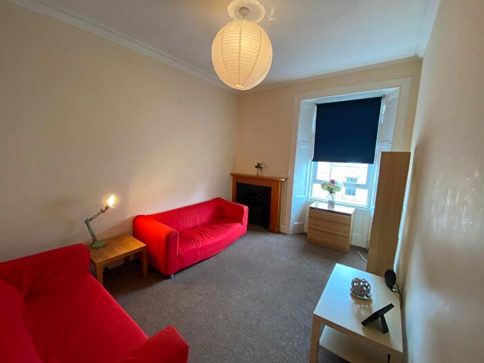 4 Bedroom Flat To Rent In Livingstone Place, Edinburgh, EH9