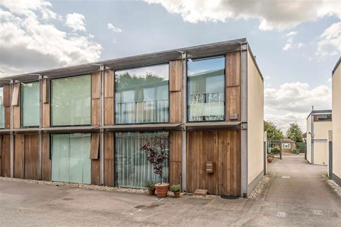 3 Bedroom Maisonette For Sale In Mulberry Place, Eltham, SE9