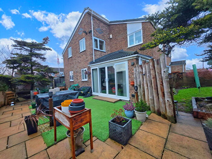 4 Bedroom Semi Detached House For Sale In Stretton Road, Barnsley, S71