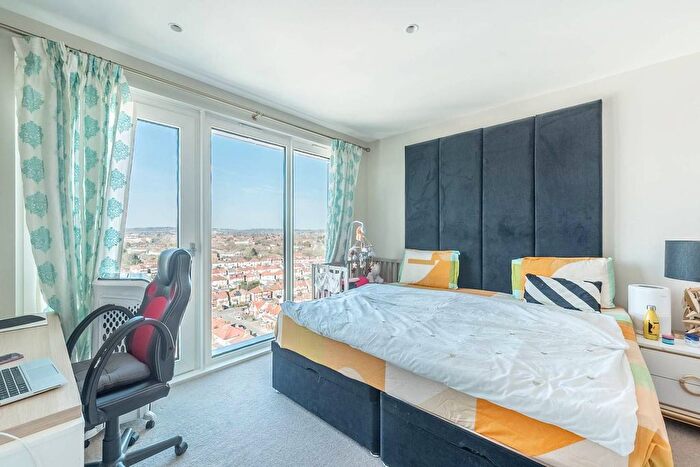 3 Bedroom Flat For Sale In Everly House, Edgware, London, NW9