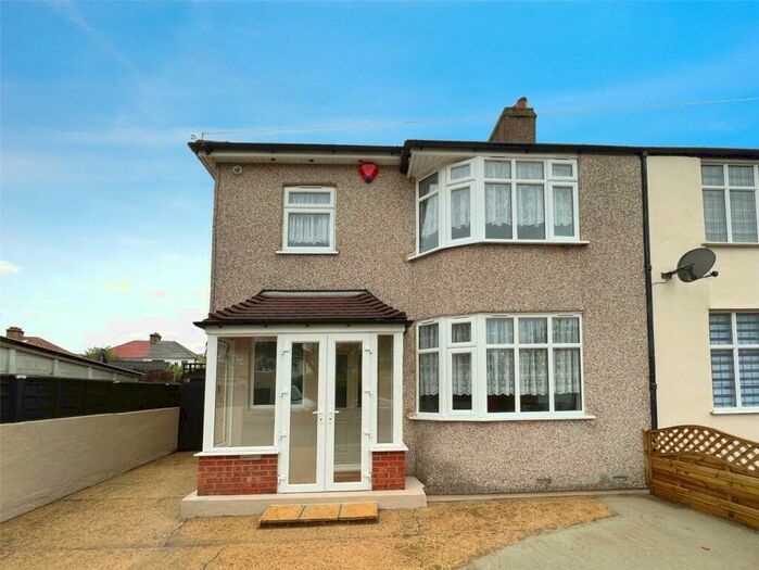 3 Bedroom Semi-Detached House To Rent In Lansdowne Avenue, Bexleyheath, DA7