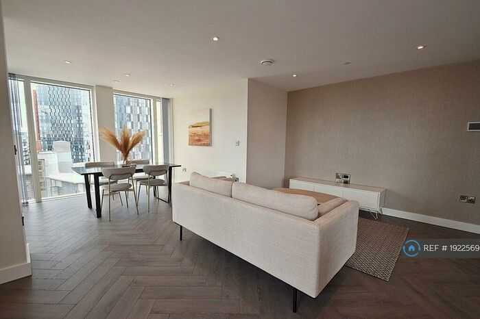 3 Bedroom Flat To Rent In Chester Road, Manchester, M15