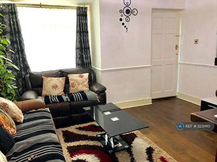 3 Bedroom Terraced House To Rent In Third Avenue, Dagenham, RM10