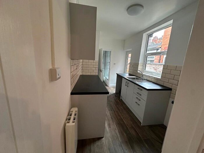 1 Bedroom Flat To Rent In Sweetbriar Road, Leicester, Leicestershire, LE3