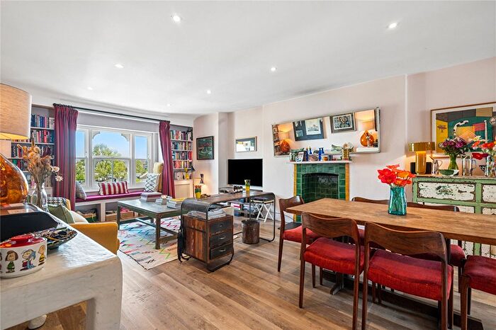 3 Bedroom Detached House For Sale In Pembridge Crescent, London, W11