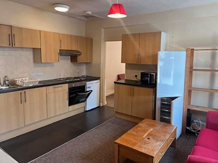 3 Bedroom Flat To Rent In Lewes Road, Brighton, BN2