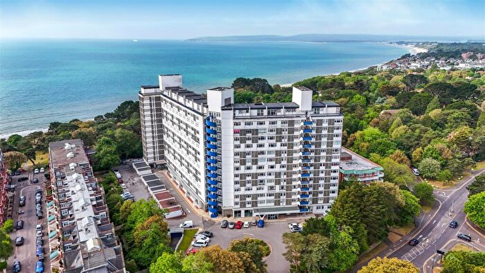 2 Bedroom Flat For Sale In West Cliff Road, Bournemouth, BH2