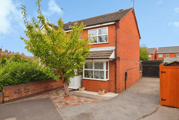 2 Bedroom Semi-Detached House For Sale In Hope Street, Lincoln, LN5