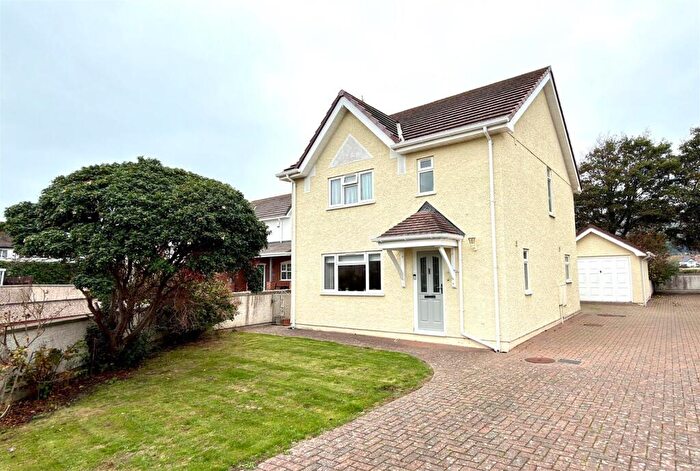 3 Bedroom Detached House For Sale In Eryl Place, Llandudno, LL30