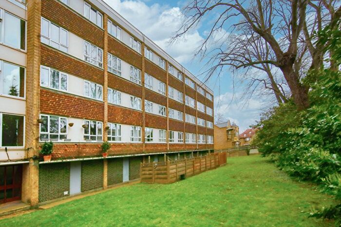 2 Bedroom Maisonette To Rent In Wick Road, Teddington, TW11