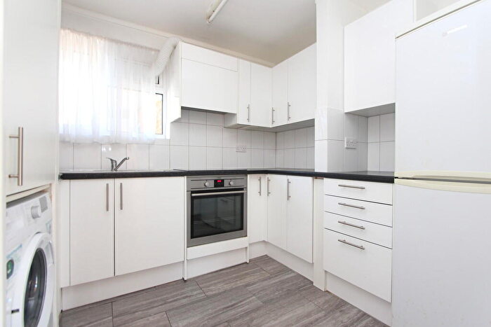 2 Bedroom Apartment To Rent In Kingsbury Road, London, NW9