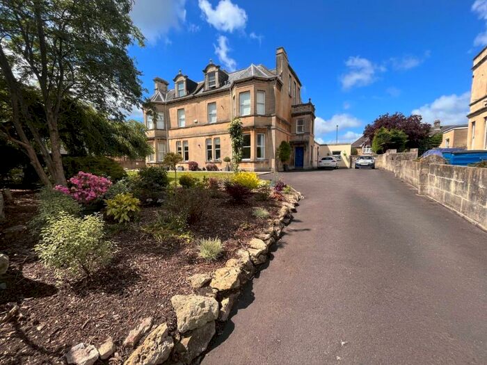 2 Bedroom Apartment To Rent In Upper Oldfield Park, BA2