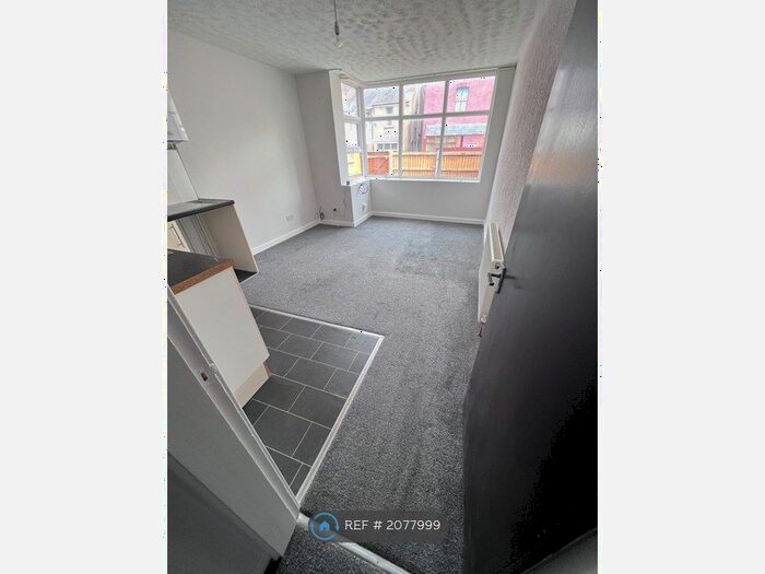 1 Bedroom Flat To Rent In Raikes Parade, Blackpool, FY1