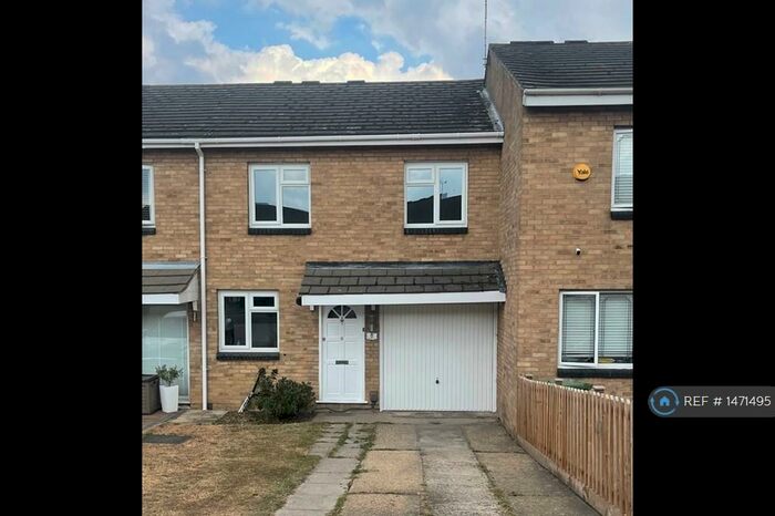 4 Bedroom Terraced House To Rent In Chenies Drive, Basildon, SS15