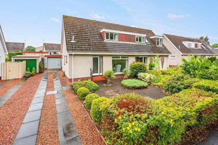 3 Bedroom Semi Detached House For Sale In King's Avenue, Longniddry, EH32